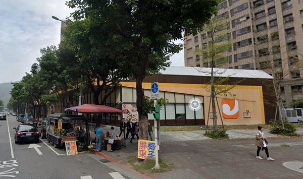 ▲▼大直明水路店面過去為日本平價連鎖餐廳。（圖／翻攝自Google Map）