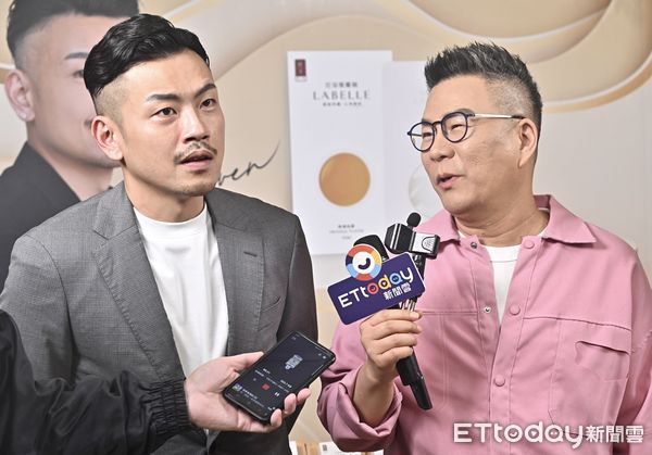 ▲沈玉琳與77老大直播。（圖／記者李毓康攝）