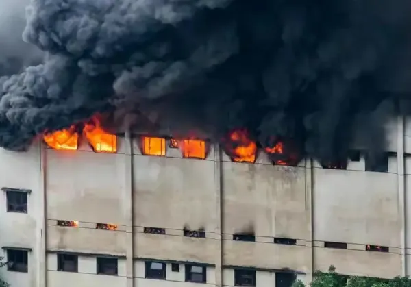 ▲河南學校宿舍大火13人罹難。（圖／翻攝自微博）