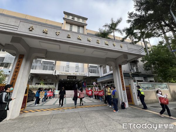 ▲113年大學學測第一天，成功高中考場。（圖／記者楊惠琪攝）