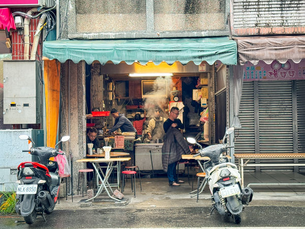 ▲▼ 宜蘭銅板價美食！擁有40年歷史在地餛飩　低調無招牌卻超高人氣 。（圖／VIVIYU小世界提供）