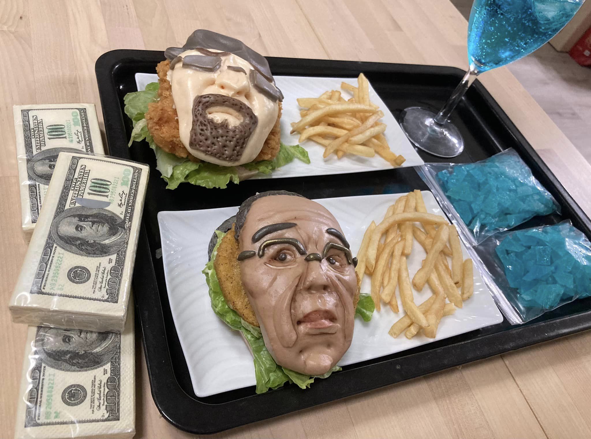 ▲▼藝術家邱俊彥親手製作《絕命毒師》套餐，網友狂讚。（圖／邱俊彥提供／Facebook：白麵書生饅不講理）