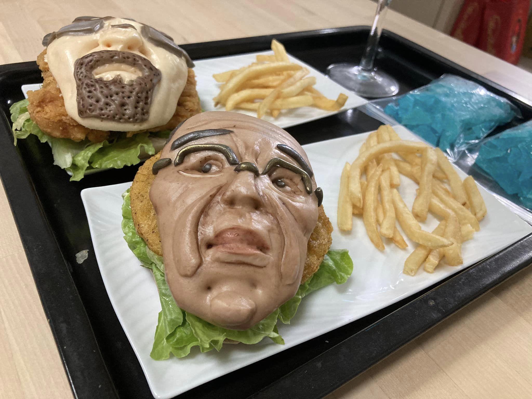 ▲▼藝術家邱俊彥親手製作《絕命毒師》套餐，網友狂讚。（圖／邱俊彥提供／Facebook：白麵書生饅不講理）