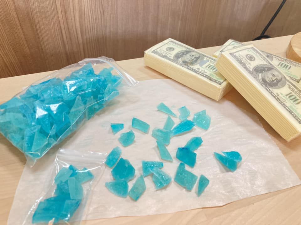 ▲▼藝術家邱俊彥親手製作《絕命毒師》套餐，網友狂讚。（圖／邱俊彥提供／Facebook：白麵書生饅不講理）