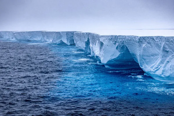 ▲▼世界上最大的冰山，名為A23a，出現在南極洲。（圖／路透）