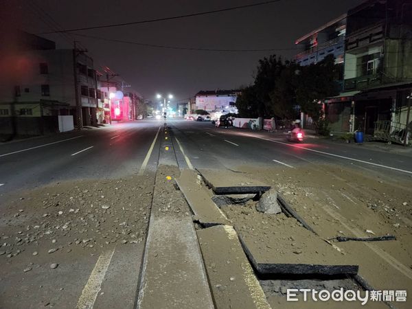 ▲▼彰化路面深夜氣爆。（圖／民眾提供）