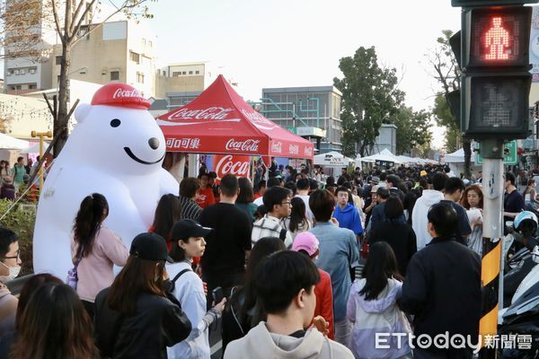 ▲為期兩天的「台南甜的饗宴」主題活動，在海安路盛大登場，活動以「台南的甜，遍地開花」為核心主軸，讓民眾能夠感受到屬於台南的全方位甜蜜感。（圖／記者林東良翻攝，下同）