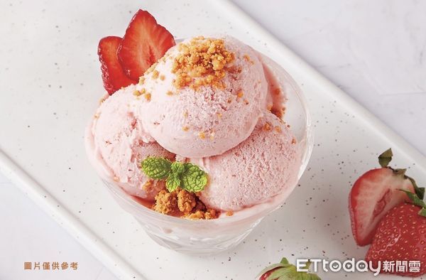 ▲▼迷客夏xPocky推出聯名冰品「庫奇草莓歐蕾」。（圖／迷客夏提供）