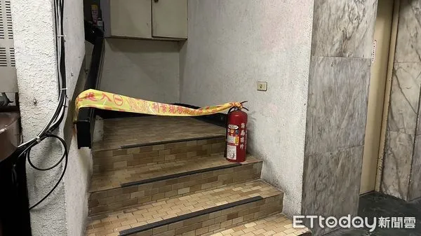 ▲高雄市新興區一棟出租套房內傳出一對夫妻帶3幼子尋短             。（圖／記者吳奕靖翻攝）