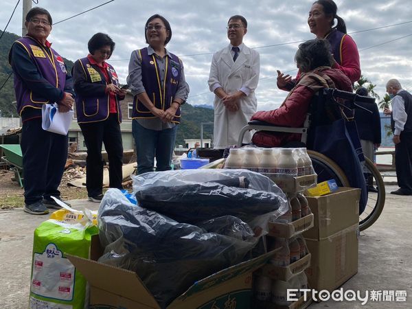 ▲台東縣關山慈濟醫院特地結合國際社團前往弱勢家庭進行關懷服務。（圖／記者楊漢聲翻攝）