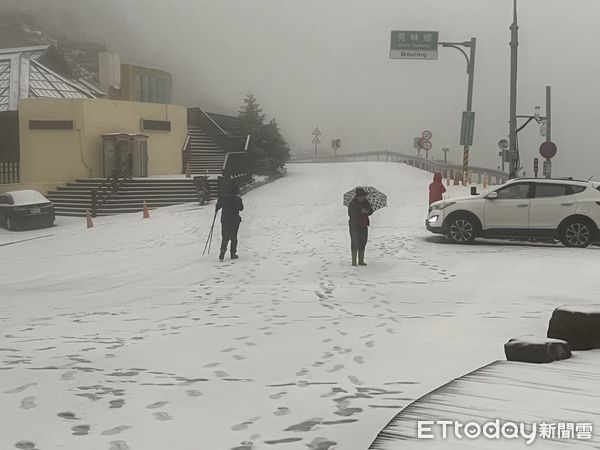 合歡山下雪。（圖／林保署南投分署提供）