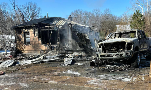 天氣太冷「學校放寒冷假」2男童在家　房屋突然爆炸命喪火海中。（圖／翻攝自Facebook／New Melle Fire Protection District）