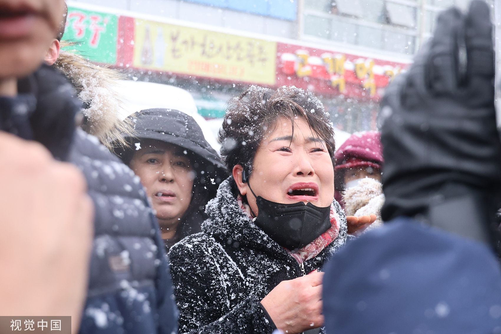 ▲▼舒川郡商家與民眾非常憤怒，認為尹錫悅來現場只是為了擺拍、作秀，並沒有說話安慰商家。（圖／CFP）