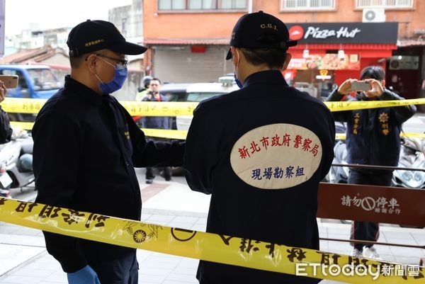 ▲▼三重警出動「財神爺」進行防搶演練             。（圖／記者戴上容翻攝）