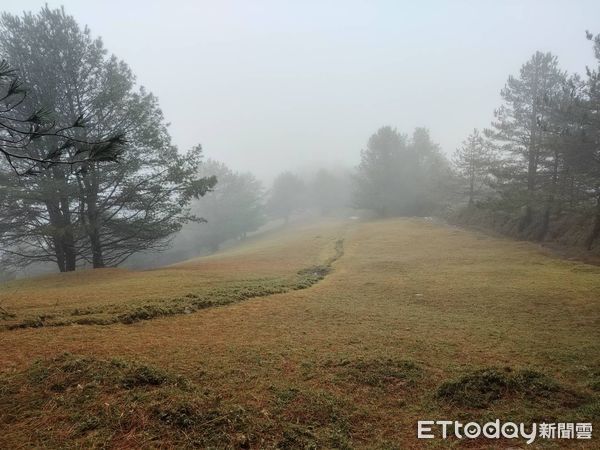 ▲玉山國家公園管理處提醒山友冒雪登山時風險要評估、裝備不可少。（圖／翻攝「玉山國家公園」臉書粉專）