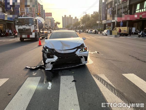 ▲▼高雄2車。（圖／記者吳世龍翻攝）