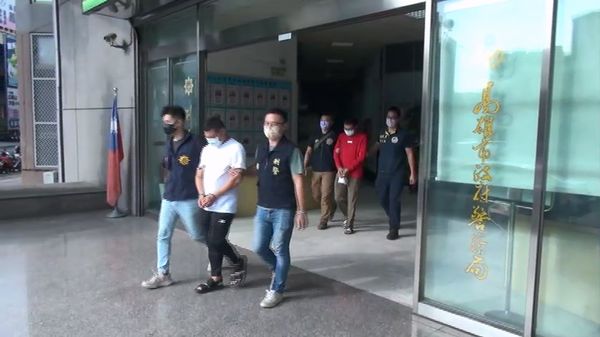 ▲▼刑事局電信警察破獲假冒貝萊德國際投資集團，2年內逮捕57人，詐財2億。（圖／民眾提供，下同）