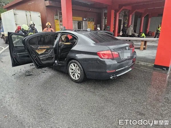▲▼      瑞芳火燒車       。（圖／記者郭世賢翻攝）