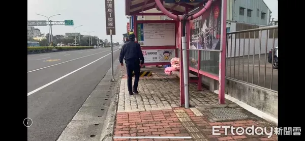 ▲▼       寒流襲臺急冷失智遊民無處避寒，員警主動關懷 。（圖／水上分局提供）