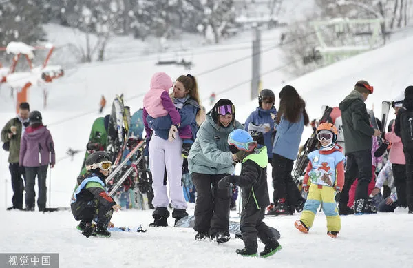 ▲▼北海道「新雪谷町」滿街都是歐美觀光客 。（圖／CFP）