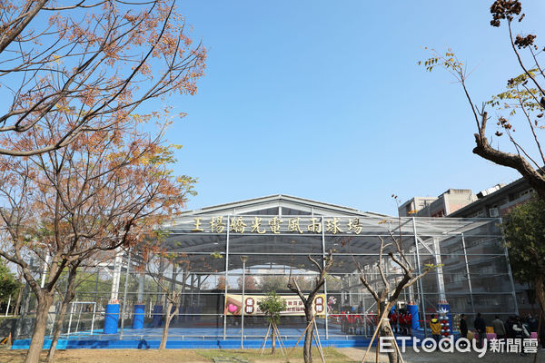 ▲▼ 永慶高中「王楊嬌光電風雨球場」正式啟用  。（圖／嘉義縣政府提供）