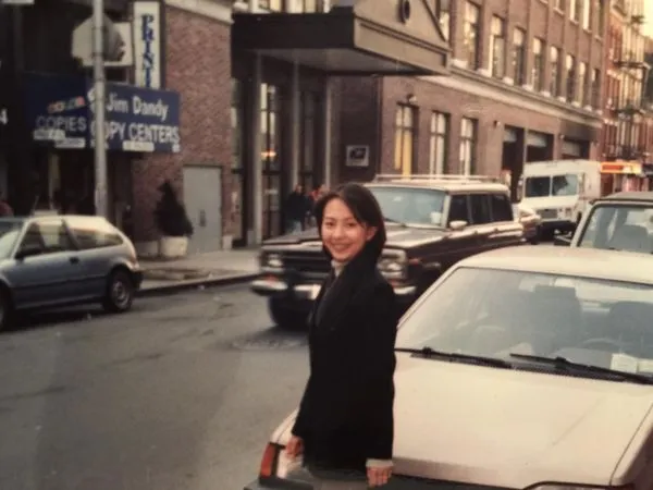 郭昱晴公開自己1999年在美國紐約求學的照片回擊另類歧視。（圖／翻攝自Facebook／郭昱晴）