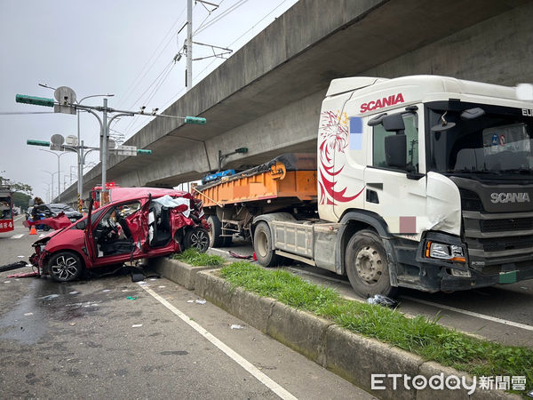 ▲▼ 中壢嚴重車禍 。（圖／記者楊熾興翻攝）