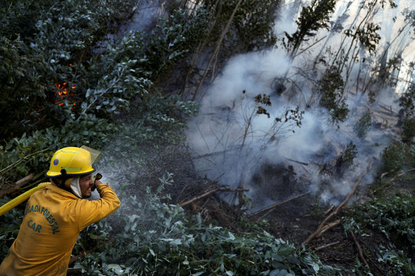 ▲▼哥倫比亞目前至少有26處森林大火正在燃燒中。（圖／路透）