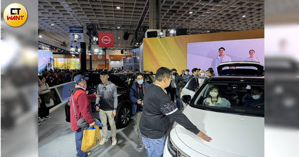 2023年台灣車市需求強勁，消費者賞車、購車意願高，寫下18年來新高紀錄。（圖／劉芯衣攝）