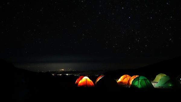 ▲▼露營清晨被呻吟聲吵醒。（圖／Pixabay）