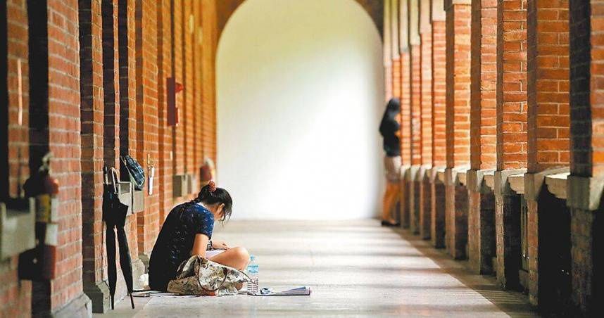 中國大陸有越來越多大學設立官方的家長群組。（示意圖／報系資料照）