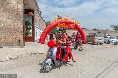 中國鼓勵婚育 推出銀行內可辦結婚證