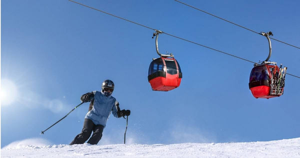 美國一名女子莫妮卡（Monica Laso）日前去加州南太浩湖（South Lake Tahoe）的天國滑雪場（Heavenly Ski Resort）滑雪時，被卡在纜車上整整15小時。（示意圖／Pixabay）