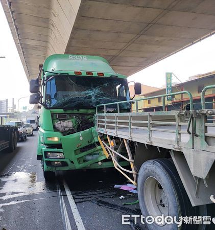 ▲▼台88下車禍 。（圖／記者許宥孺翻攝）