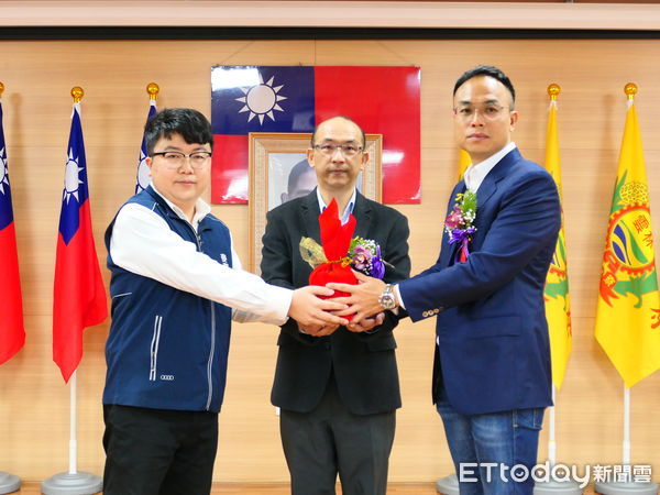 ▲雲林縣政府指派邱良閱代理麥寮鄉長，今日宣誓就職及交接典禮。（圖／記者蔡佩旻翻攝）