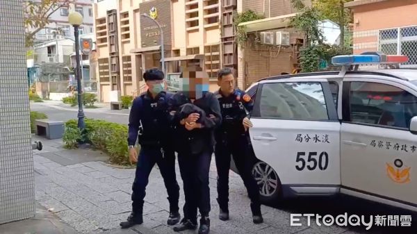 ▲▼警方逮捕黃男帶回分局偵訊             。（圖／記者陳以昇翻攝）