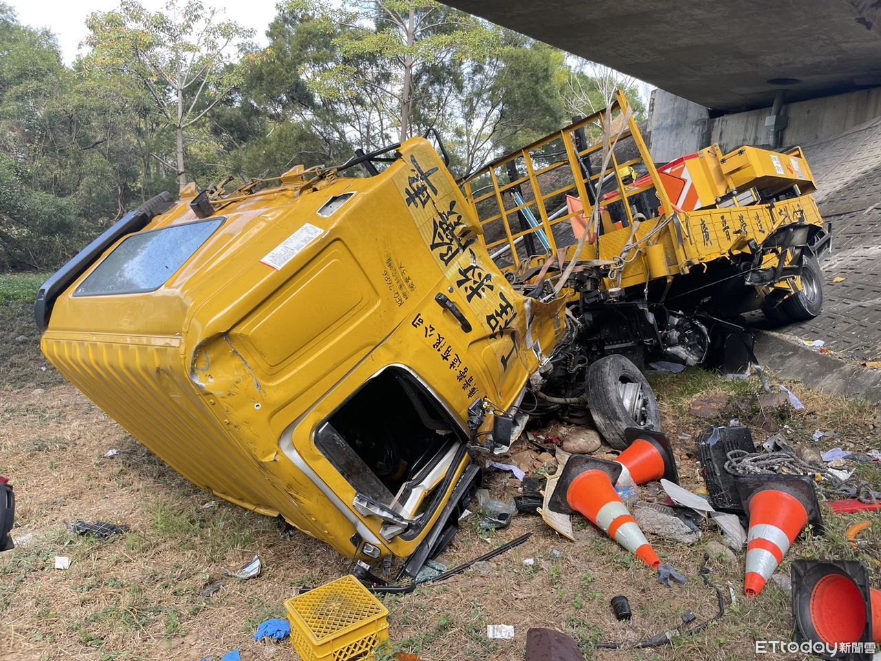 快訊／國3龍井段嚴重車禍！緩撞車被撞墜落平面道路　1命危1重傷 | ETtoday社會新聞 | ETtoday新聞雲