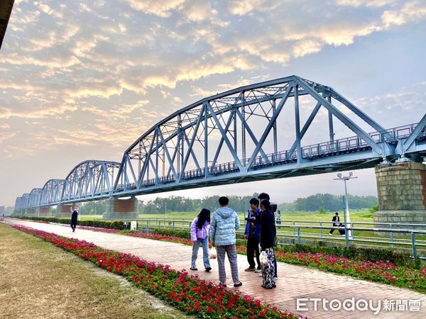 ▲▼高雄春節花海景點曝光。（圖／記者賴文萱翻攝）