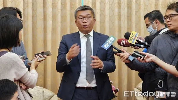 ▲▼蔡其昌時事聯訪。（圖／記者呂佳賢攝）