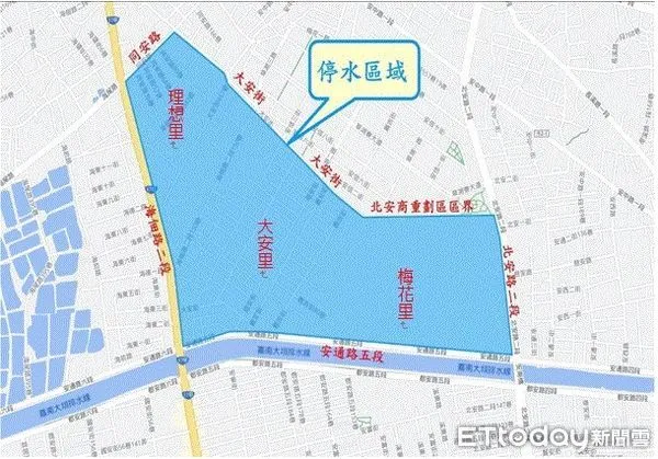 ▲自來水公司為配合台南市地政局所屬「台南市北安商業區市地重劃」自來水工程，辦理區外銜接安通路五段1000m/m自來水管線，自2月17日星期六上午9時起至晚上11時止，停止供水施工14小時。（圖／記者林東良翻攝，下同）
