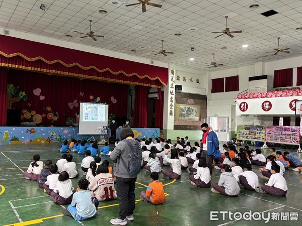 ▲▼  中埔警至頂六國小校園反詐教學、婦幼安全宣導 。（圖／中埔分局提供）