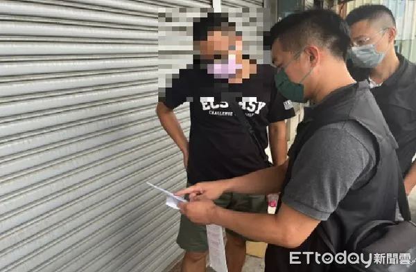 ▲▼台中警方逮捕車床工改造槍枝，不論外觀或殺傷力都不輸制式。（圖／警方提供，下同）