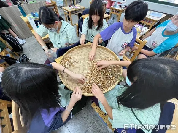 ▲▼ 碧華國中學生食農教育            。（圖／記者戴上容翻攝）