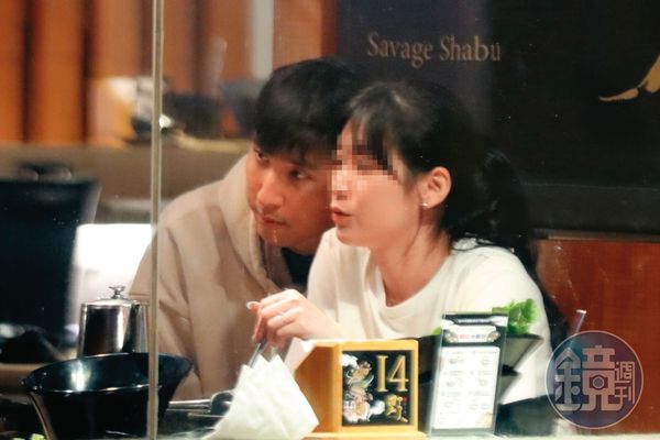 【熱吻捧臉帶回家】暗夜激纏40分鐘　胡釋安喇舌「甜美馬尾妹」打包回豪宅