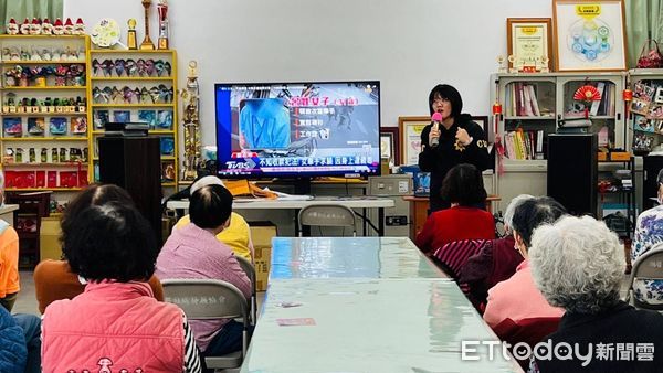 ▲里港警分局潮厝社區反詐騙宣導             。（圖／記者陳崑福翻攝）