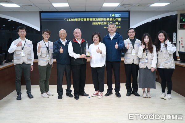 ▲▼  市區公車優良駕駛頒獎 黃敏惠市長為「友善運將」送上掌聲  。（圖／嘉義市政府提供）