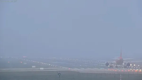 ▲▼桃園濃霧影響班機起降。（圖／翻攝桃園國際機場飛機起降即時影像） 