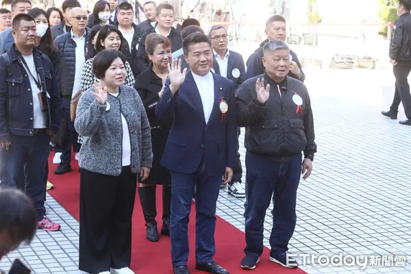 ▲顏莉敏、顏寬恒、顏清標。（圖／記者林敬旻攝）