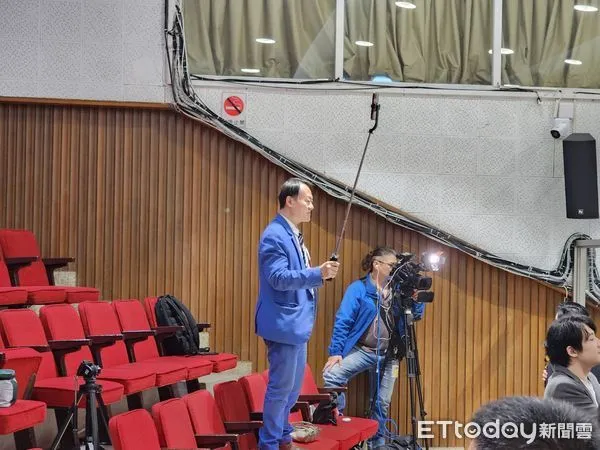 ▲▼韓國瑜當選院長遭嗆「草包院長上台了」，王鴻薇請他閉嘴。（圖／記者陳家祥攝）