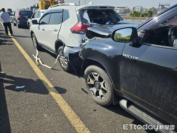 ▲國道1號員林路段發生3起共10車追撞事故。（圖／國道警方提供）